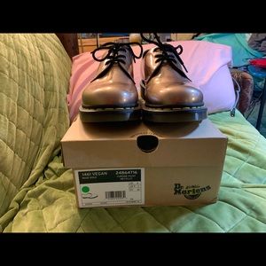 Rose gold Dr Martens 11